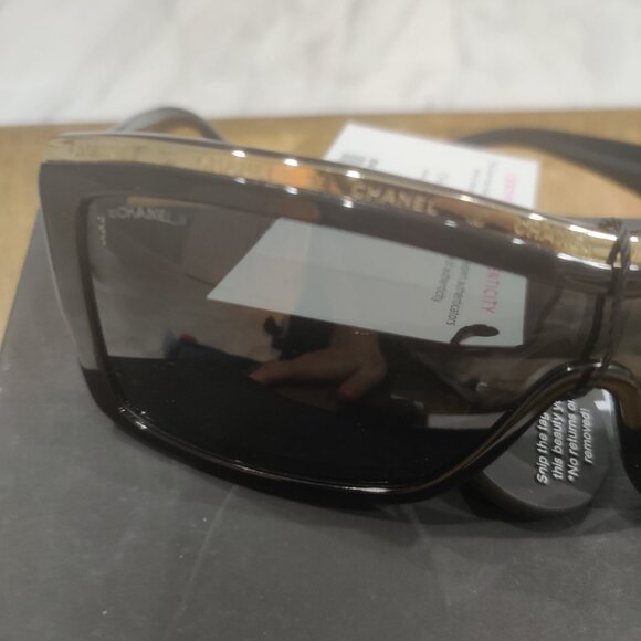 CHANEL shield sunglasses New with case - Picture 3 of 7